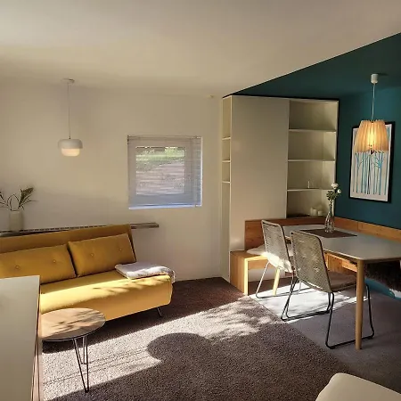 Landschule Rhoen 公寓